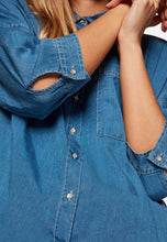 Load image into Gallery viewer, BLUSE | Leichte Bluse aus Denim
