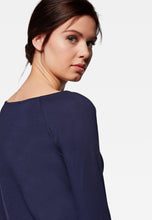 Load image into Gallery viewer, SHIRT | Langarmshirt mit Stickerei
