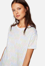 Load image into Gallery viewer, T-SHIRT | T-Shirt mit "Love Mavi"-Print

