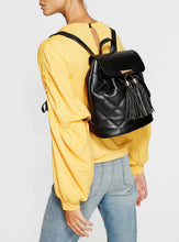 Load image into Gallery viewer, RUCKSACK | Gesteppter Rucksack in Schwarz

